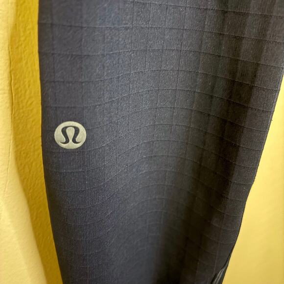 Lululemon Men's navy tights textured panels XL side pockets inside drawstring - Picture 4 of 4